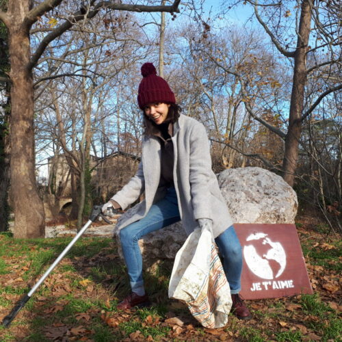 ramasser des déchets - GreenMinded - cleanwalk - fillthebottle - ramassage déchets nature plage parc