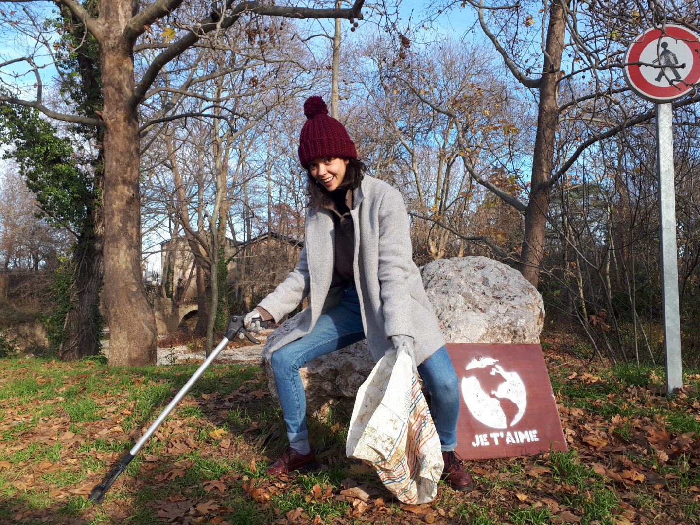 ramasser des déchets - GreenMinded - cleanwalk - fillthebottle - ramassage déchets nature plage parc