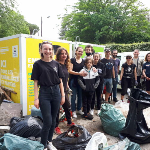 ramasser des déchets - GreenMinded - cleanwalk - fillthebottle - ramassage déchets nature plage parc